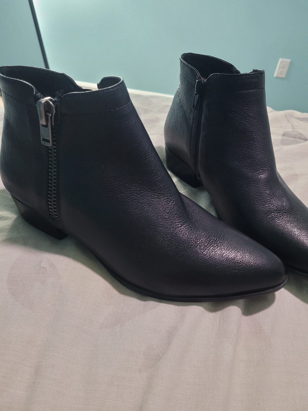 Naturalizer Black Leather Women's Ankle Booties with Side Zippers